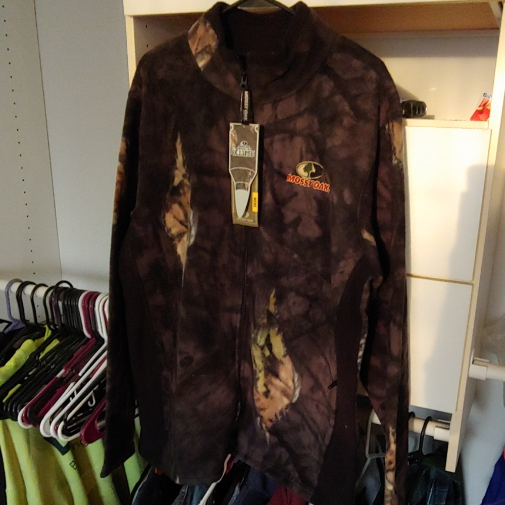 Mens brand new mossy oak zip up